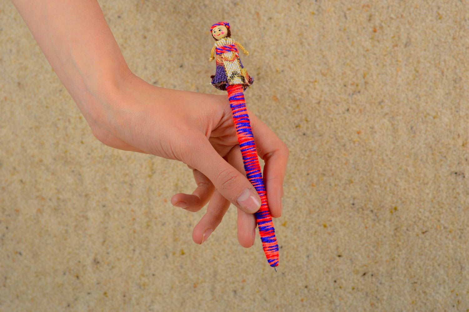 Детская ручка с куклой ручной работы подарочная ручка красивая шариковая ручка фото 1