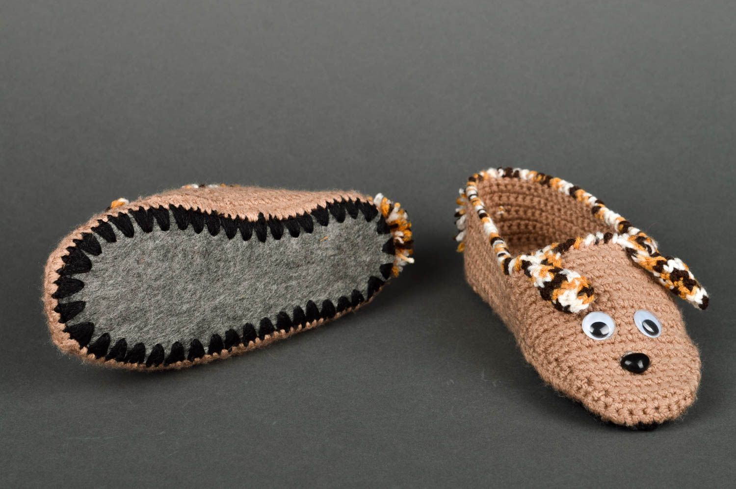 Pantoufles tricotées Chaussons design fait main bruns Accessoire enfant photo 2