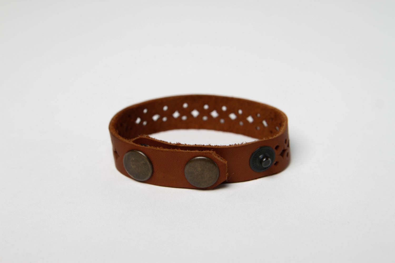 Handmade Leder Accessoire braunes Armband aus Leder Designer Schmuck geschnitzt foto 5