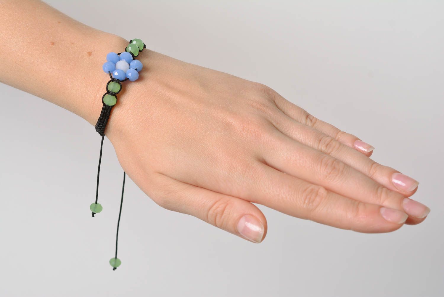 Bracelet en perles de verre à facettes en macramé fait main accessoire original photo 2