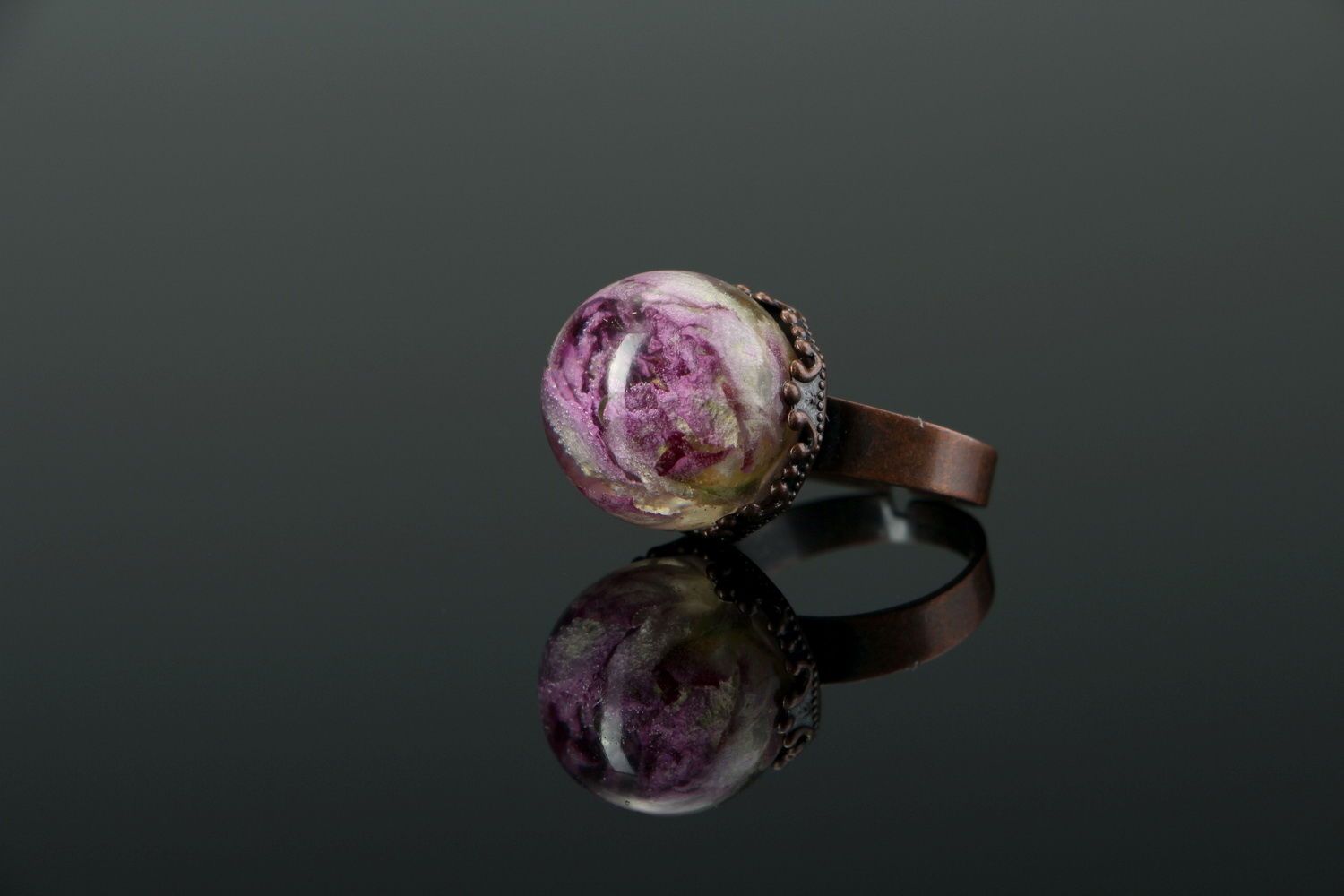 Ring made of rose and epoxy photo 2