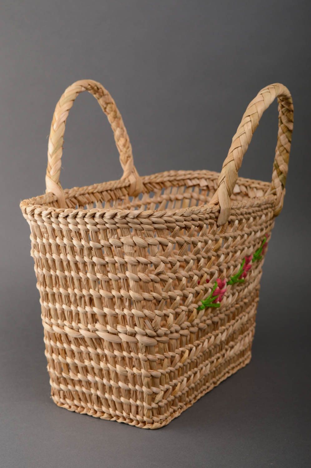 Reedmace basket purse with thread flowers photo 3