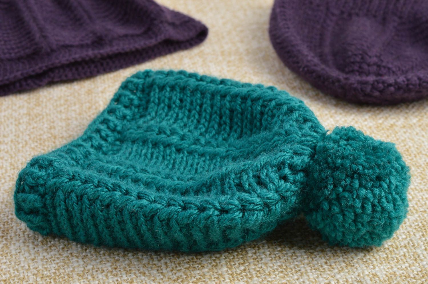 Bonnet tricot Chapeau fait main en fils de demi-laine Vêtement enfant cadeau photo 1