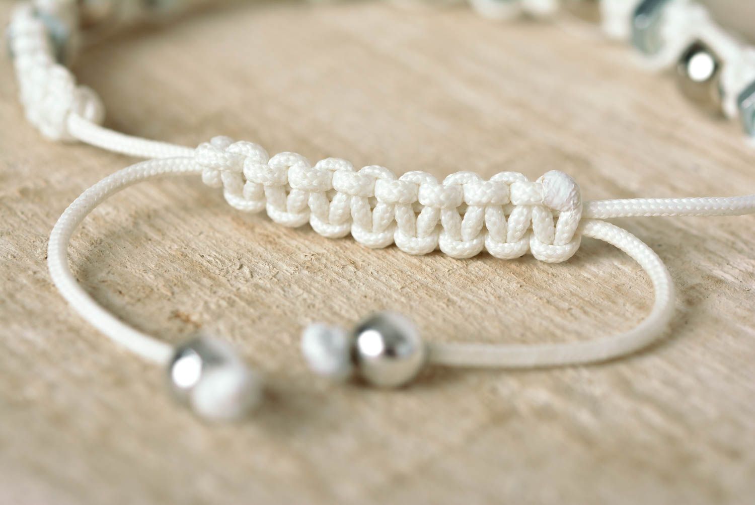 Pulsera de cordón artesanal blanca accesorio para mujeres regalo original foto 4