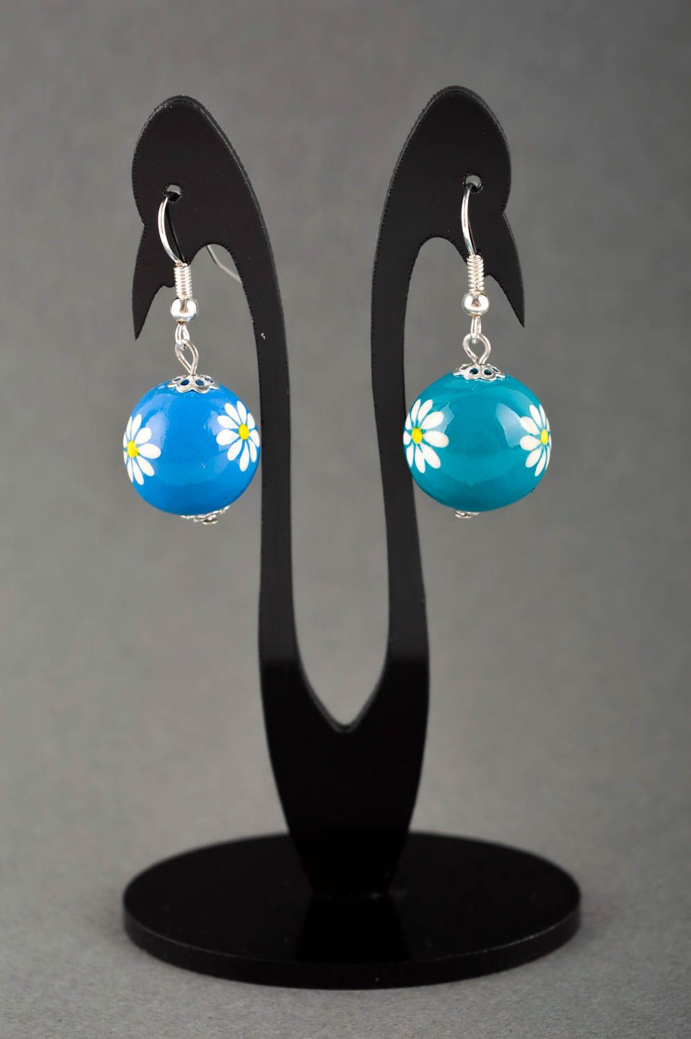 Boucles d'oreilles en céramique Bijou fait main boules bleues Cadeau femme photo 1