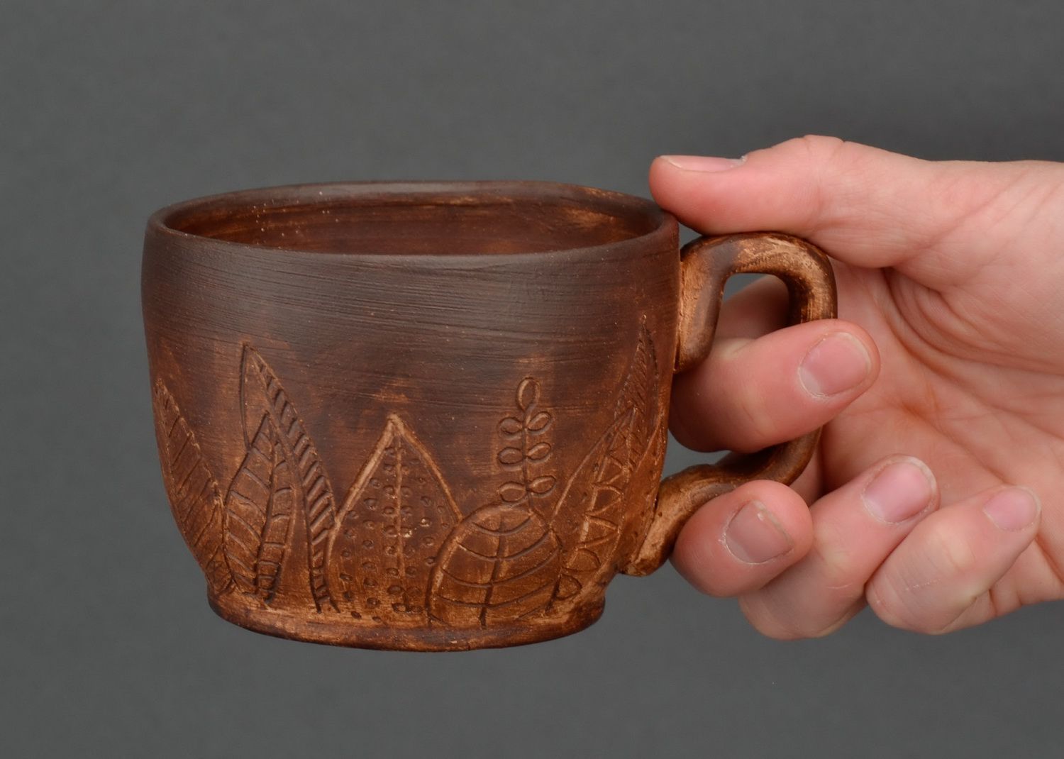Глиняная чашка с резьбой фото 4