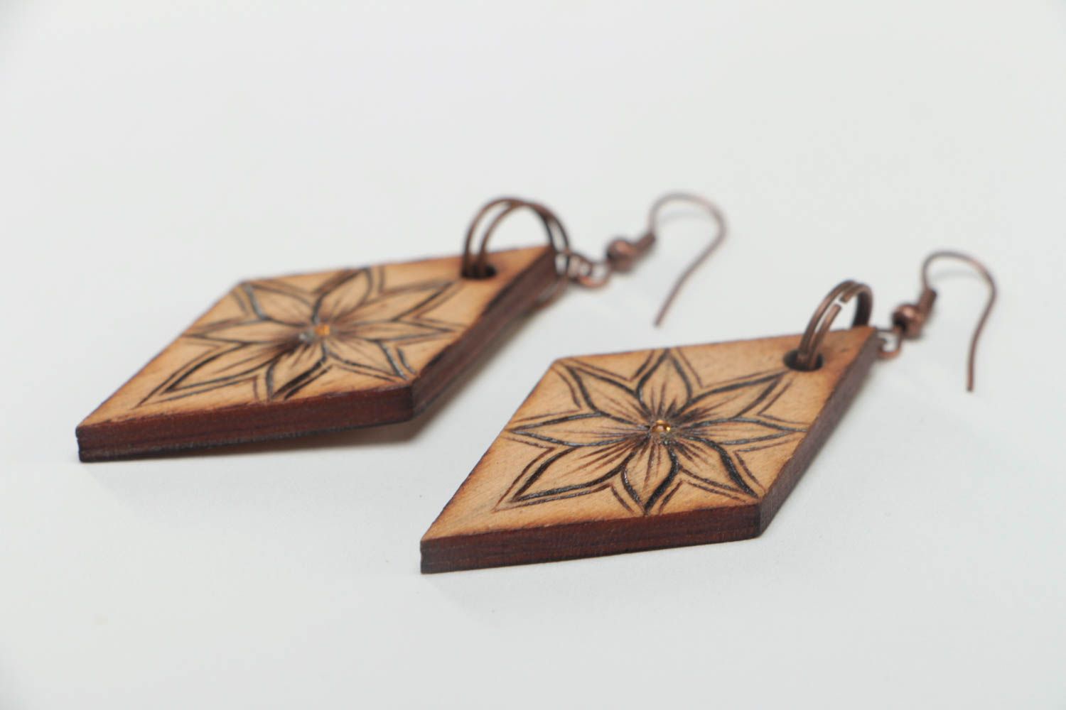 Designer Schmuck handmade Ohrringe für Damen Modeschmuck Ohrhänger aus Holz  foto 3