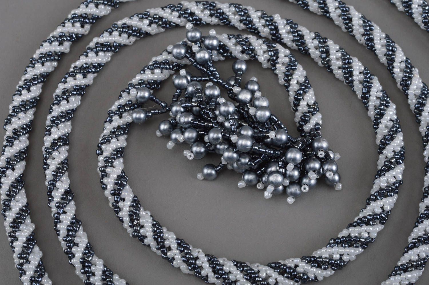 Handmade designer stylish tiebacks created using black and white beads photo 5