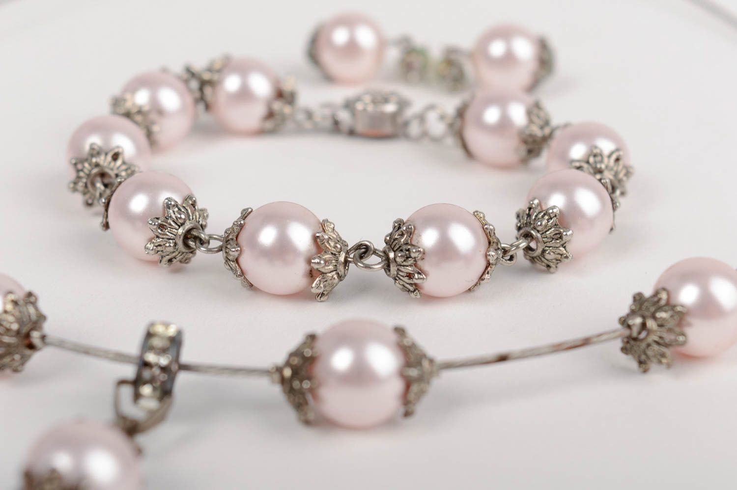 Set de bijoux faits main en fausses perles bracelet collier boucles d'oreilles photo 2