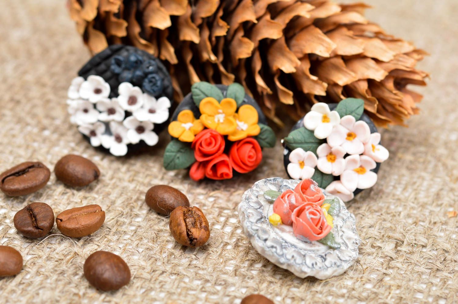 Womens handmade plastic brooch flower broocj jewelry 4 pieces small gifts photo 1