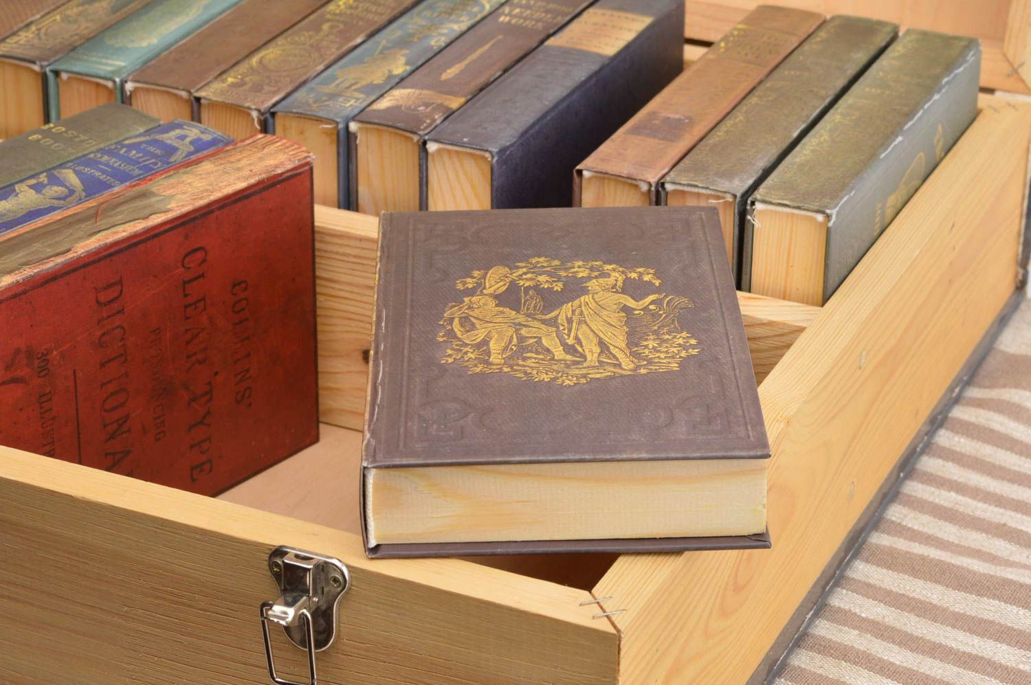 Wooden handmade gifts jewelry box beautiful decorative table box nice present photo 1