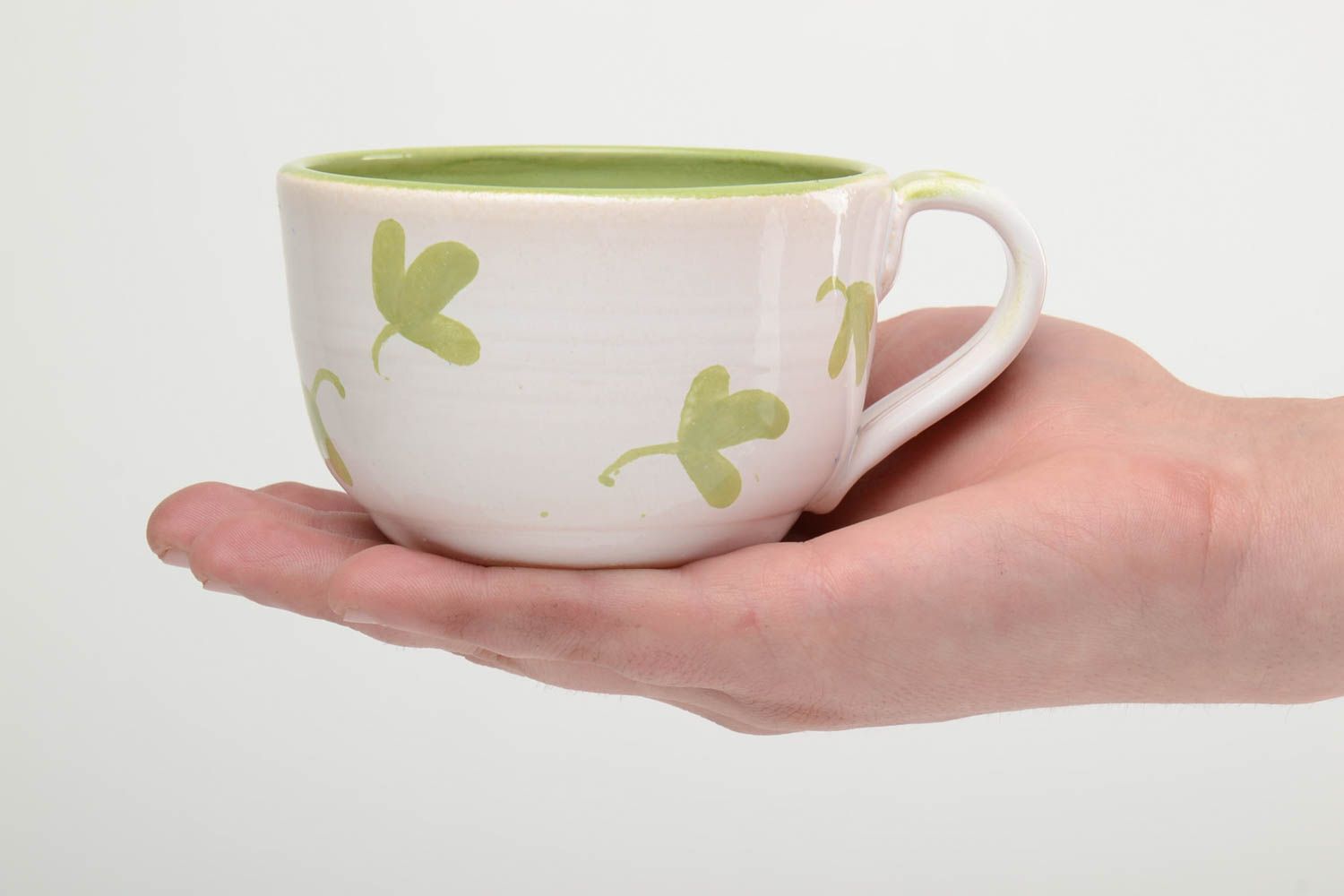 Schöne keramische Tasse aus Ton mit Bemalung hellgrün mit Blättern 350 ml handmade foto 5