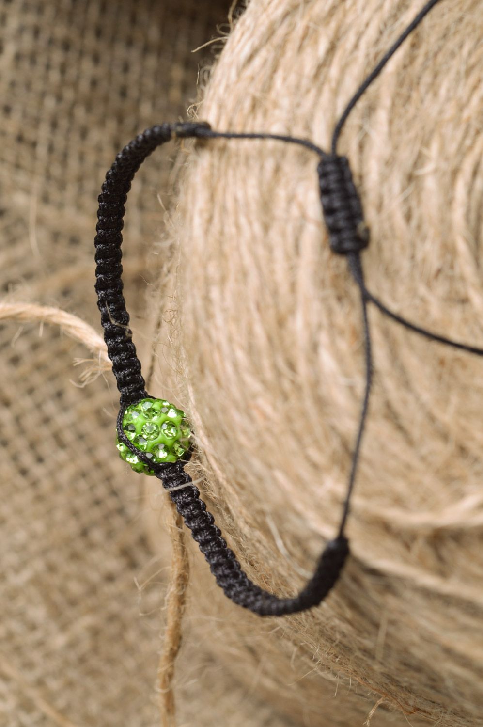 Bracelet tressé noir avec perle fantaisie verte fait main cadeau pour femme  photo 1