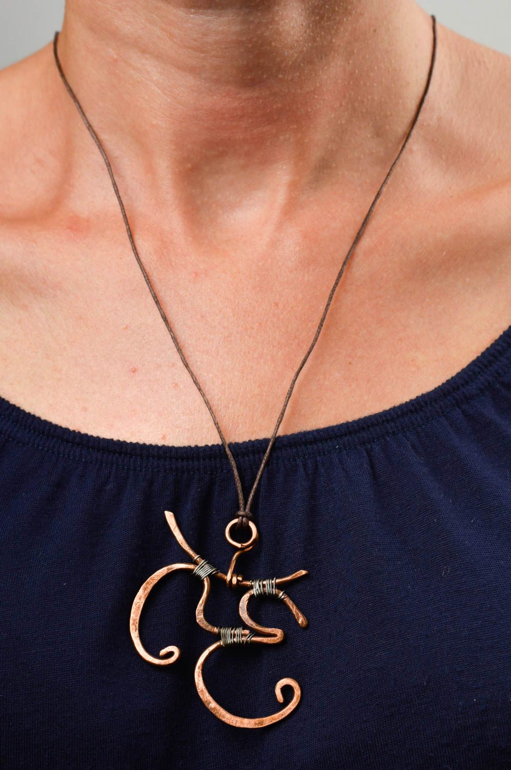 Openwork copper pendant beautiful female pendant elegant accessory gift photo 1