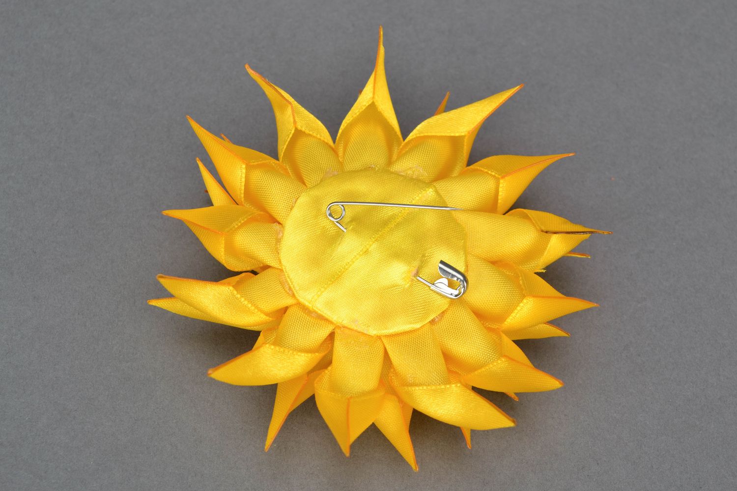 Satin ribbon brooch in the shape of sunflower photo 4