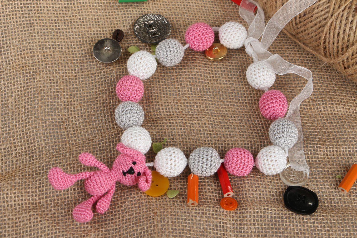Colar em croché artesanal para mães Lebre foto 5