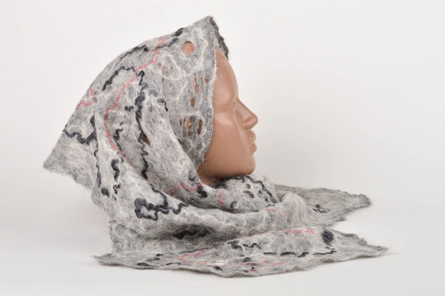 Écharpe laine fait main Accessoire femme gris design original Cadeau femme photo 3