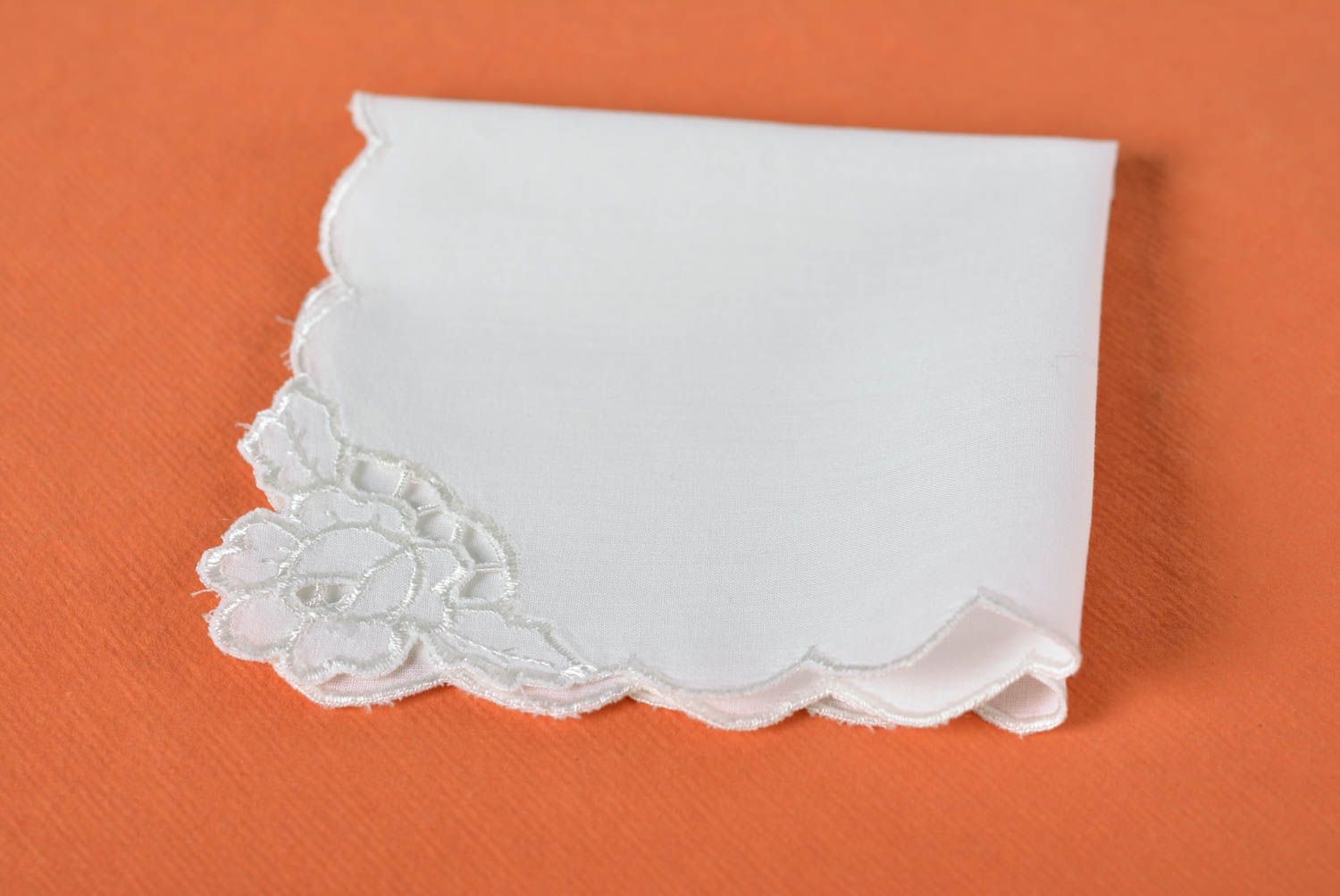 Mouchoir blanc batiste fait main Accessoire femme brodé carré Cadeau original photo 1
