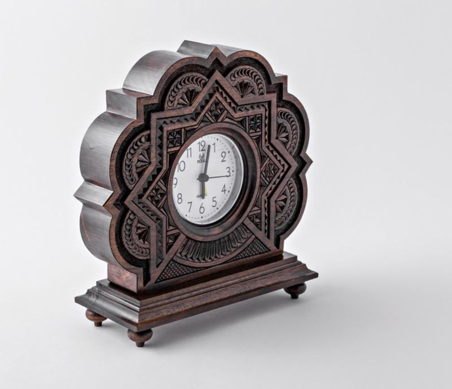 Desktop wooden clock photo 1