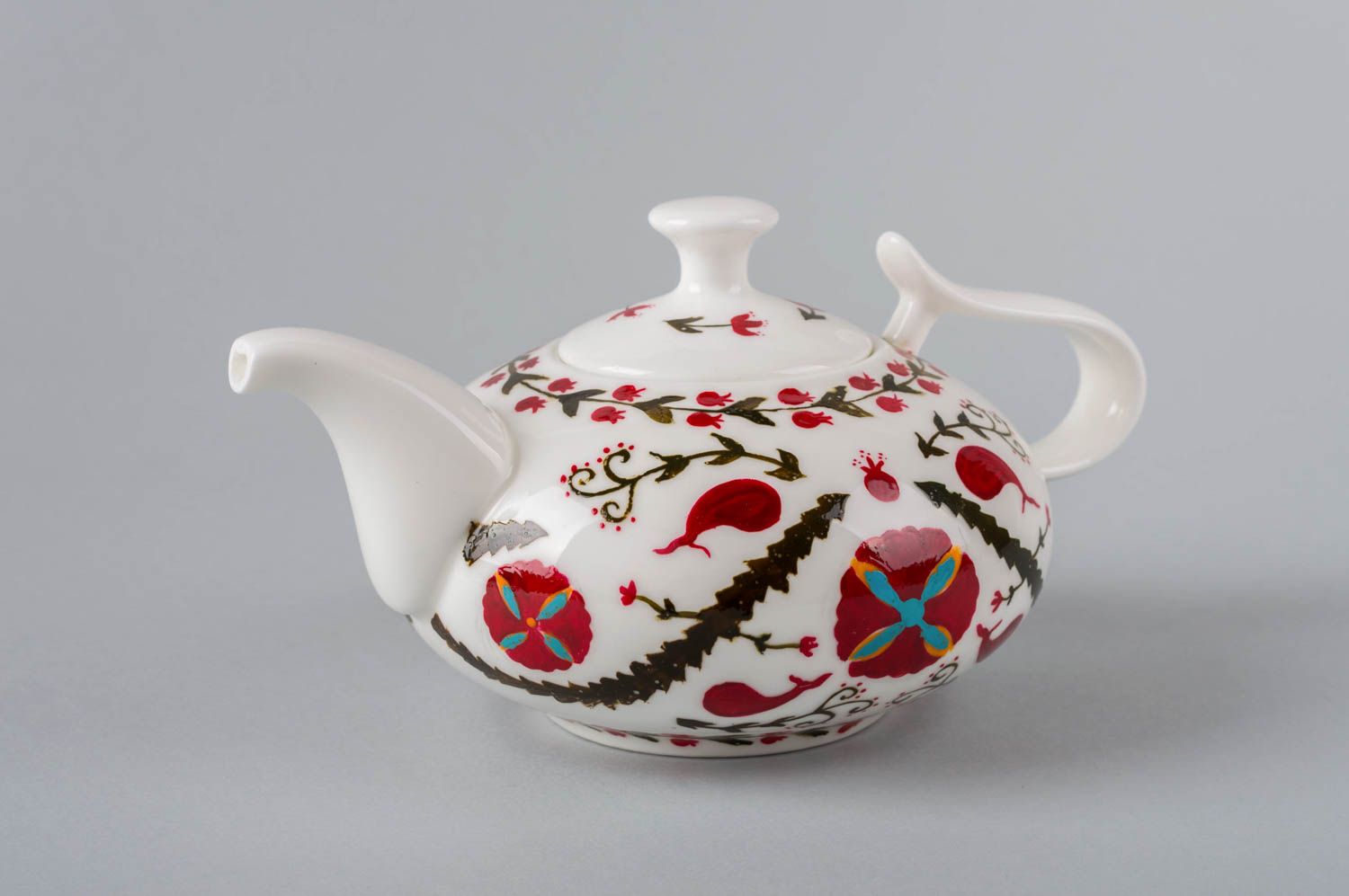 Заварочный чайник из глины с авторской росписью белый маленький ручной работы фото 2