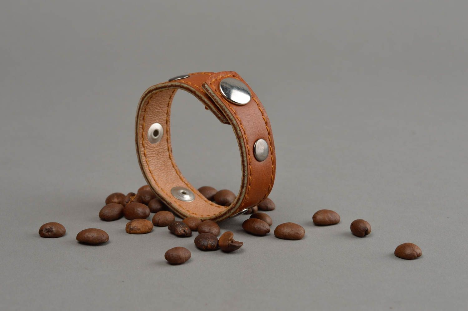 Стильный красивый браслет из натуральной кожи ручной работы Сова на коричневом фото 1