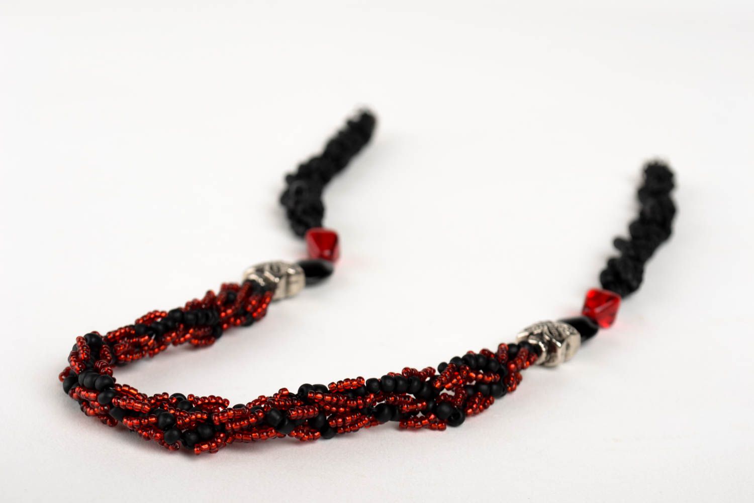 Collier perles rocaille Bijou fait main Accessoires femme design noir rouge photo 3