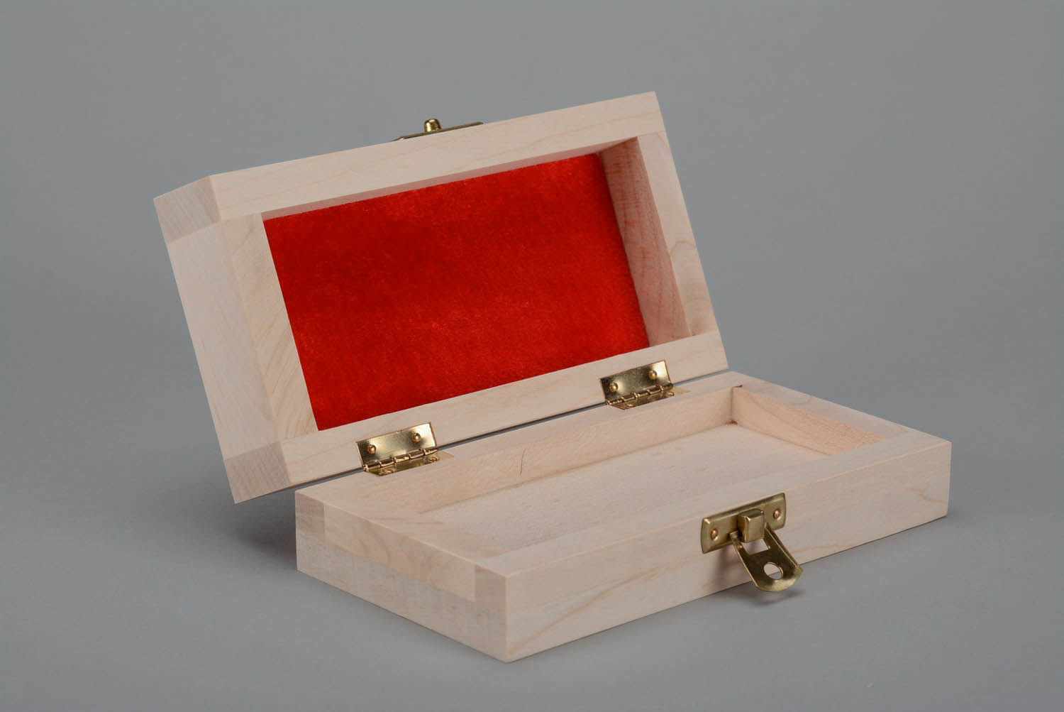 La caja rectángula para decorar de madera foto 4