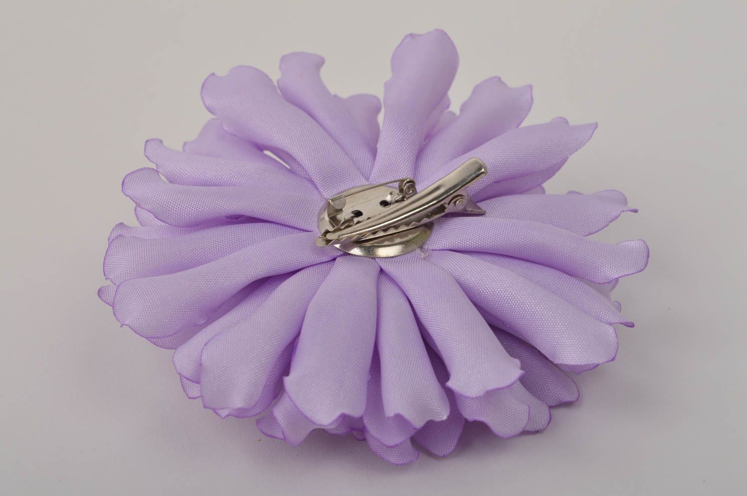 Broche Barrette fleur faite main grande en satin Cadeau pour femme Dahlia mauve photo 2