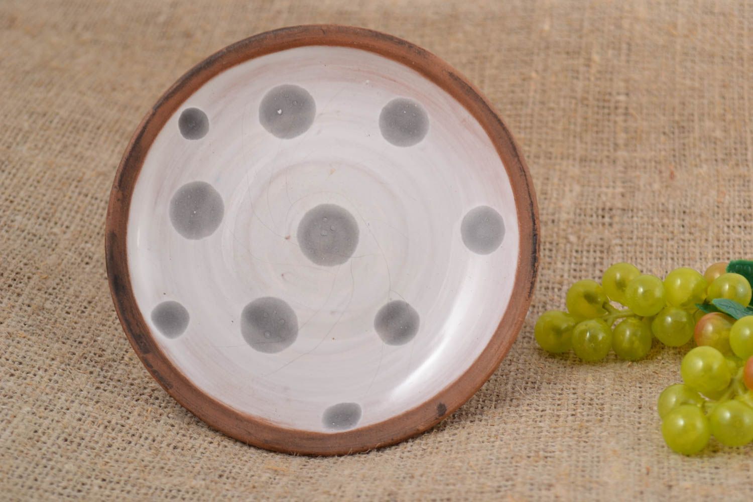 Керамика ручной работы глиняная посуда глиняная тарелка горошек столовая посуда  фото 1