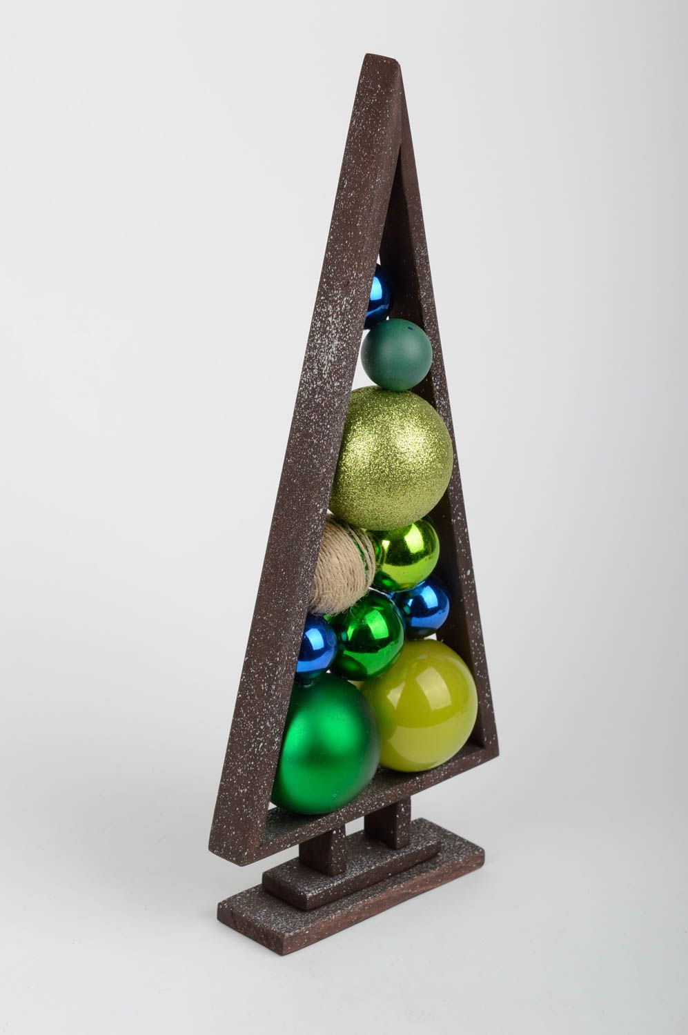 Декор для дома хэнд мэйд искусственная елка с шарами новогодний декор из дерева фото 3