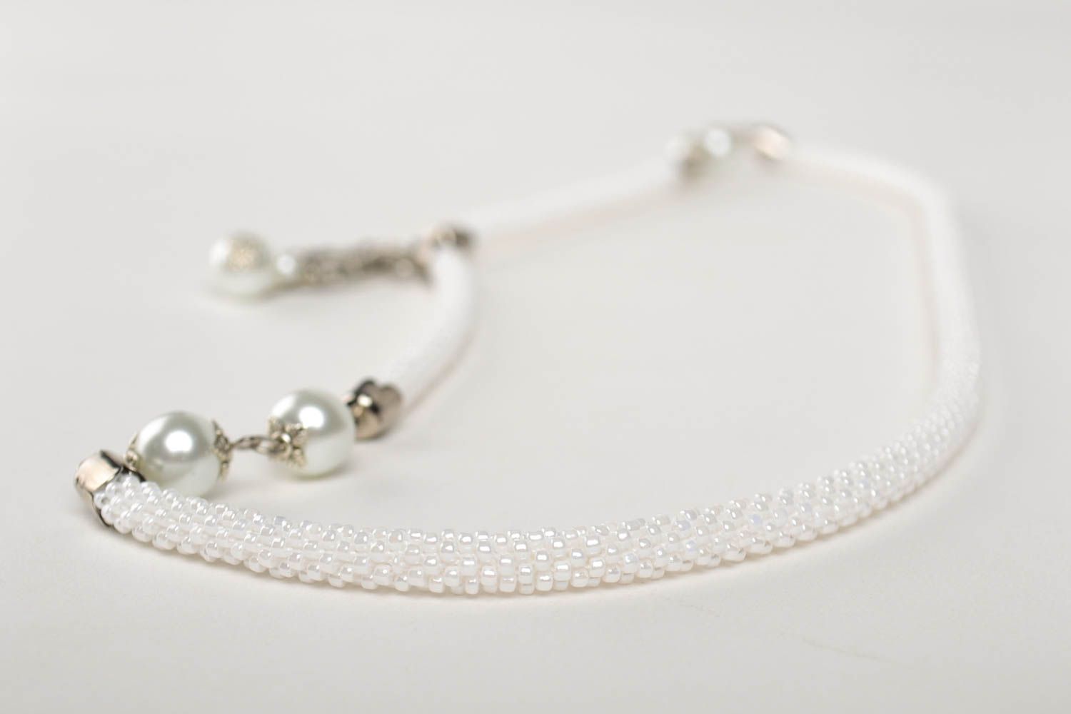 Collier spirale Bijou fait main Cadeau femme blanc perles de rocaille design photo 4