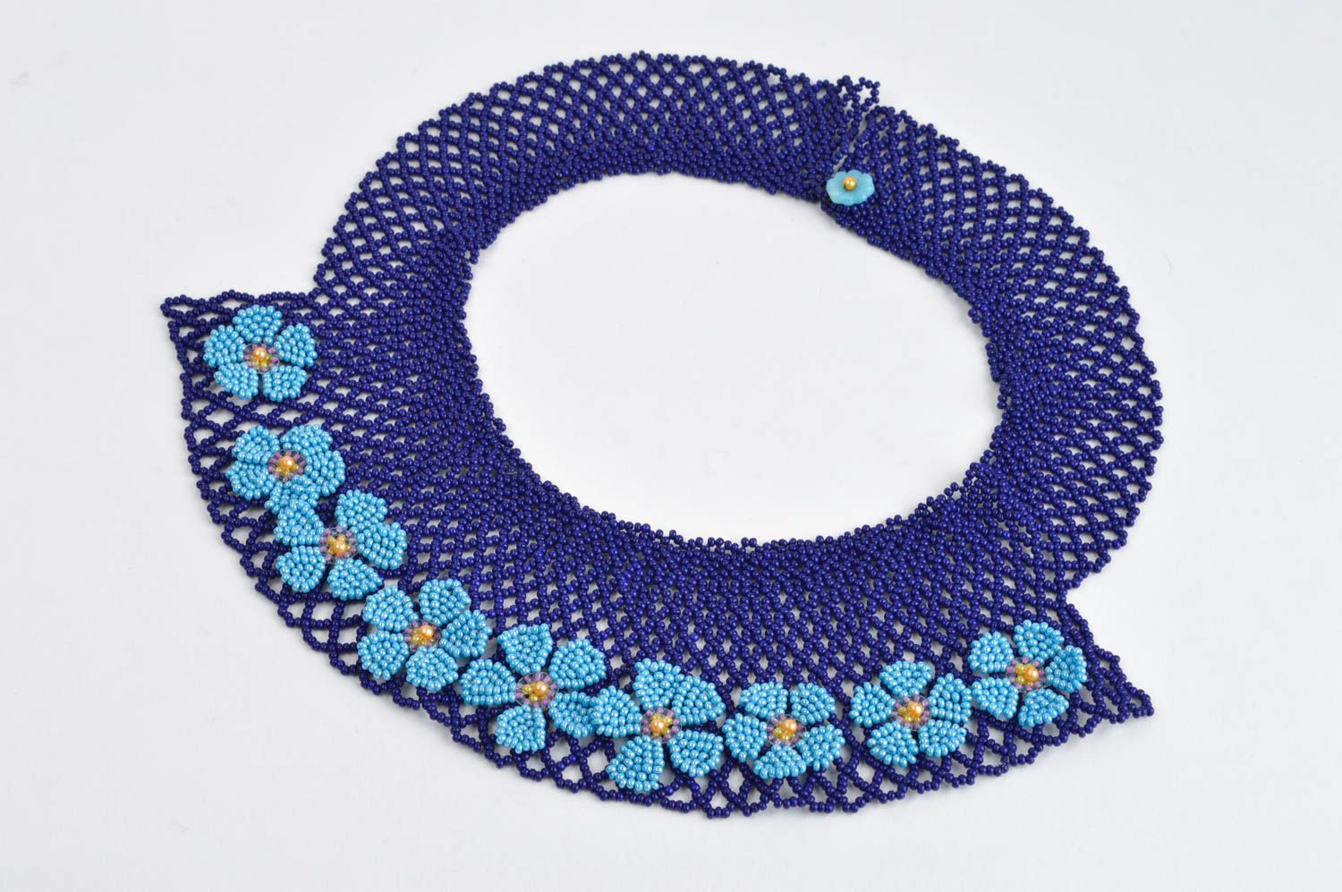 Колье из бисера украшение ручной работы голубые цветы бижутерия из бисера синяя фото 2