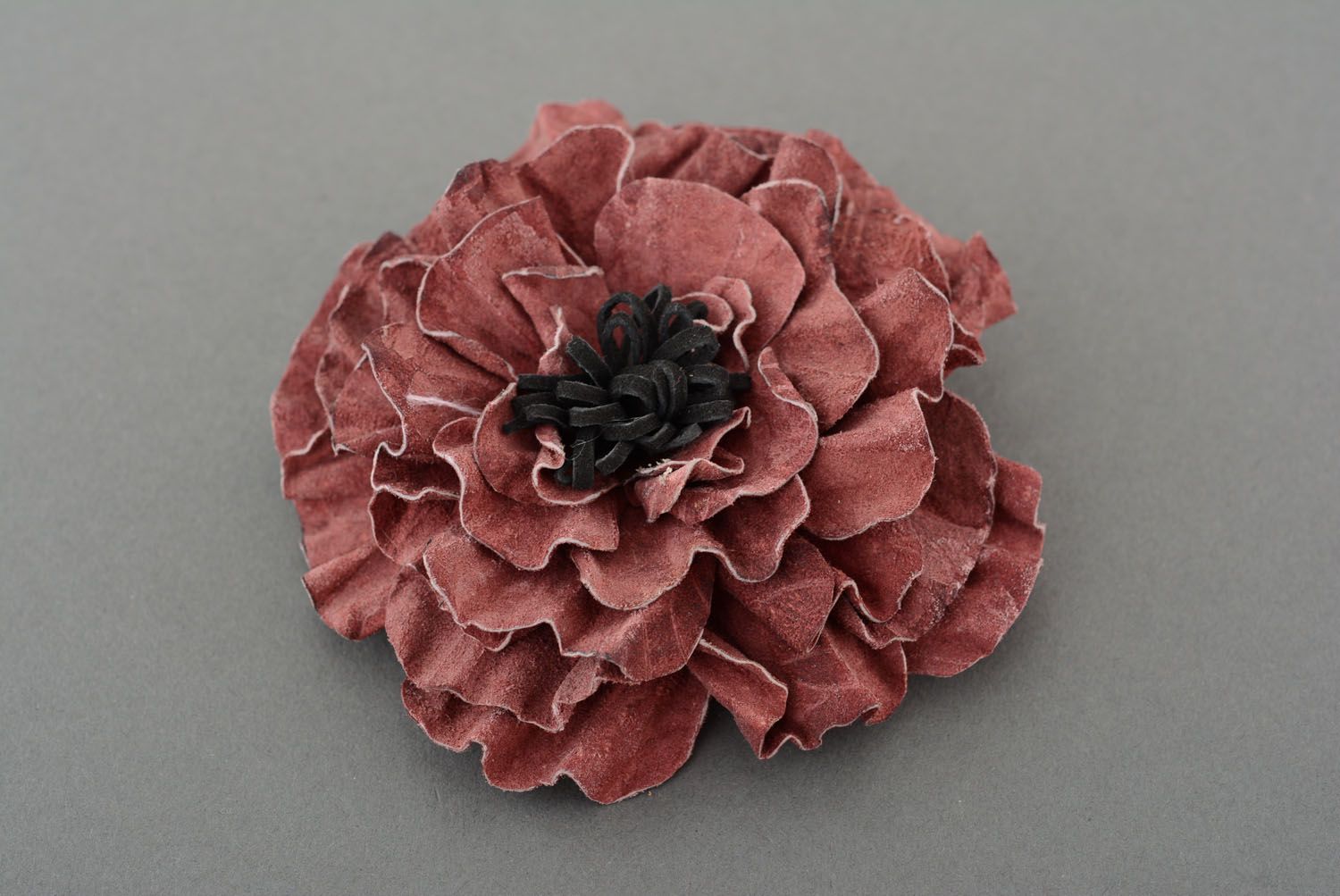 Hair clip in the shape of a flower photo 1