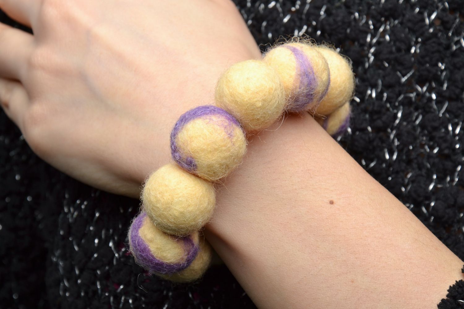 Light felted bead bracelet photo 2