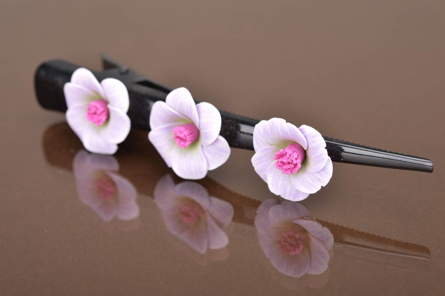 Handmade long metal hair clip with 3 tender polymer clay white and pink flowers photo 3