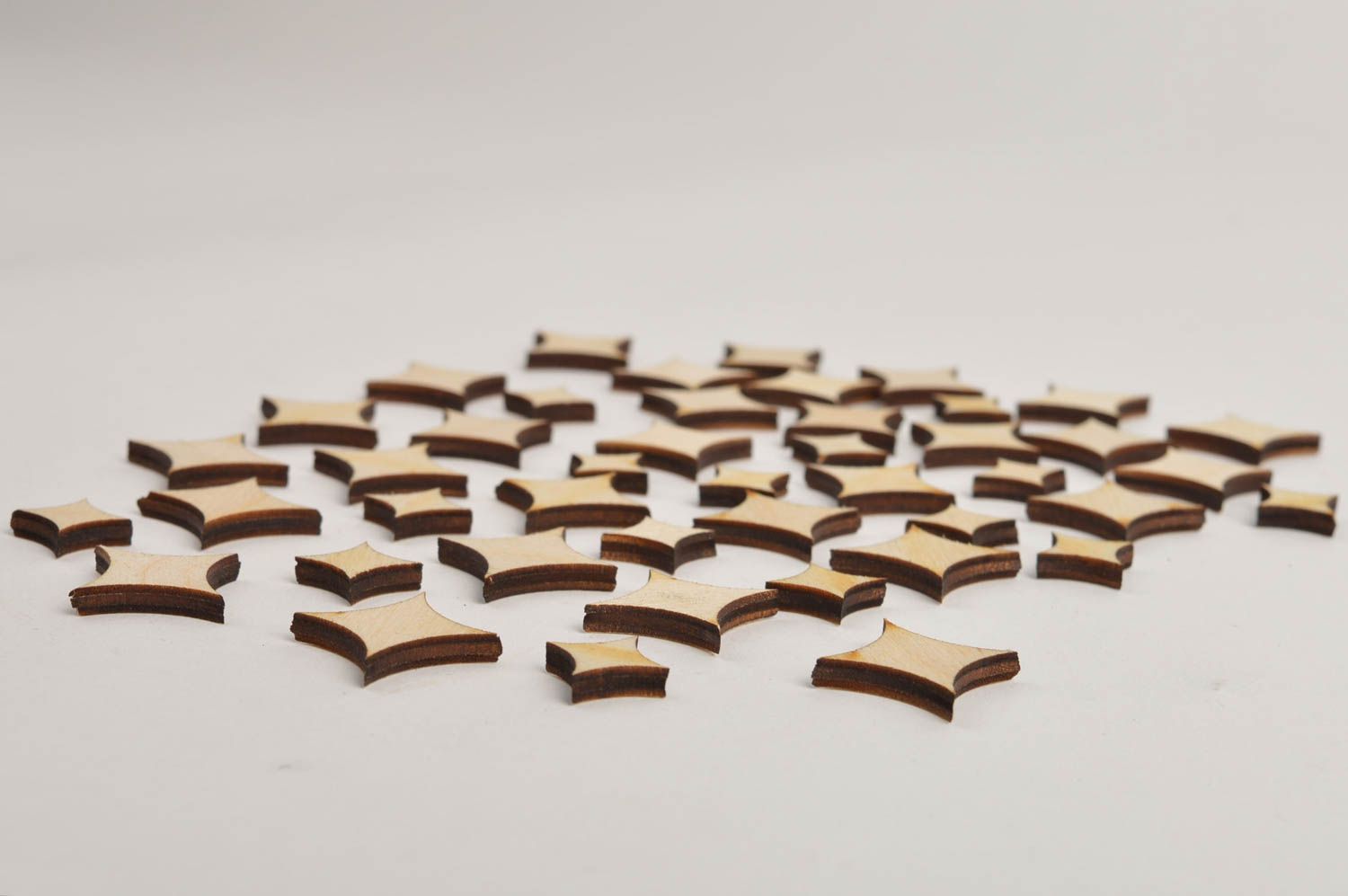 Handmade Holzrohlinge zum Bemalen Set Scrapbook Material Figuren aus Holz 45 St foto 5