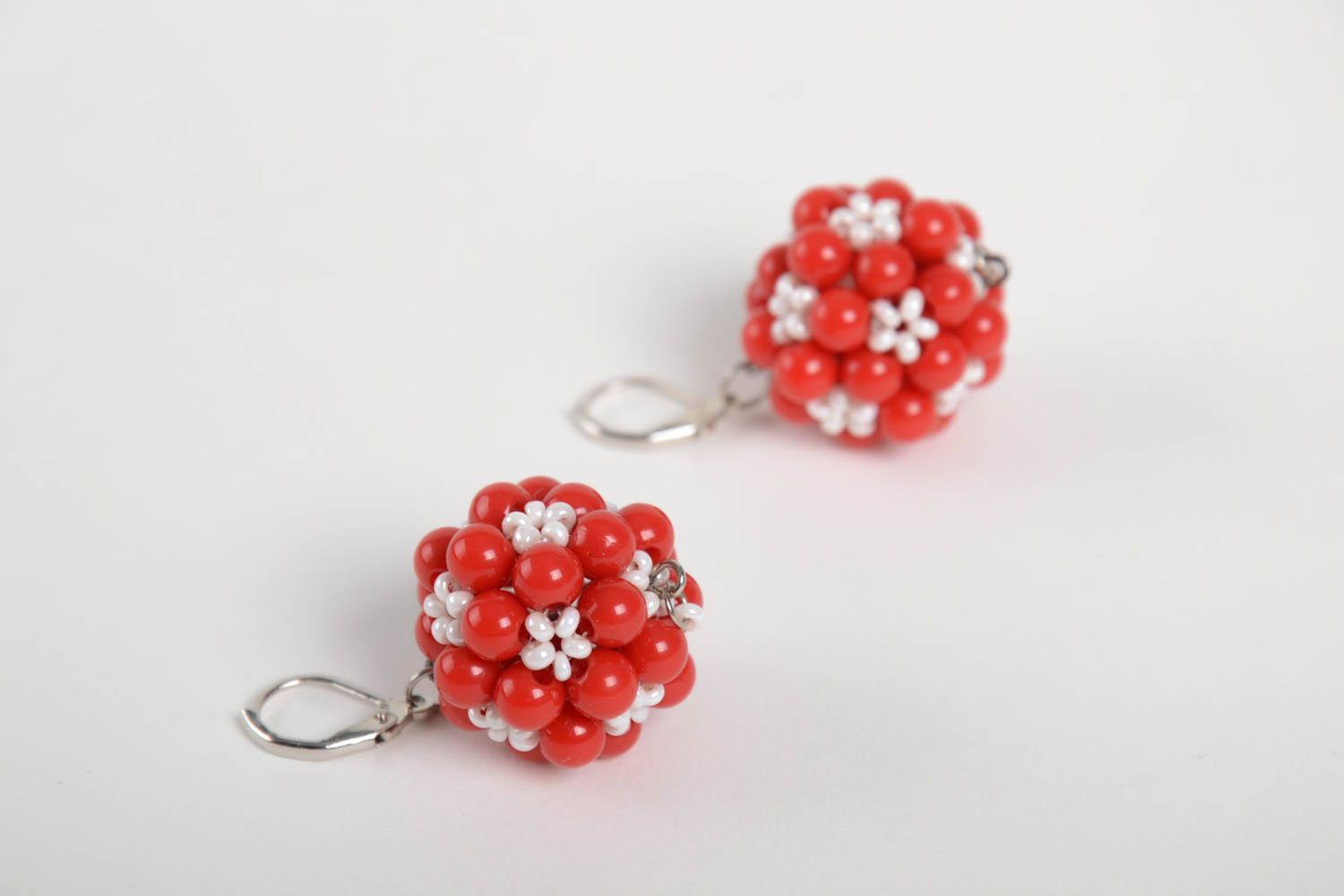 Handmade bright beautiful earrings red female earrings beaded accessory photo 4