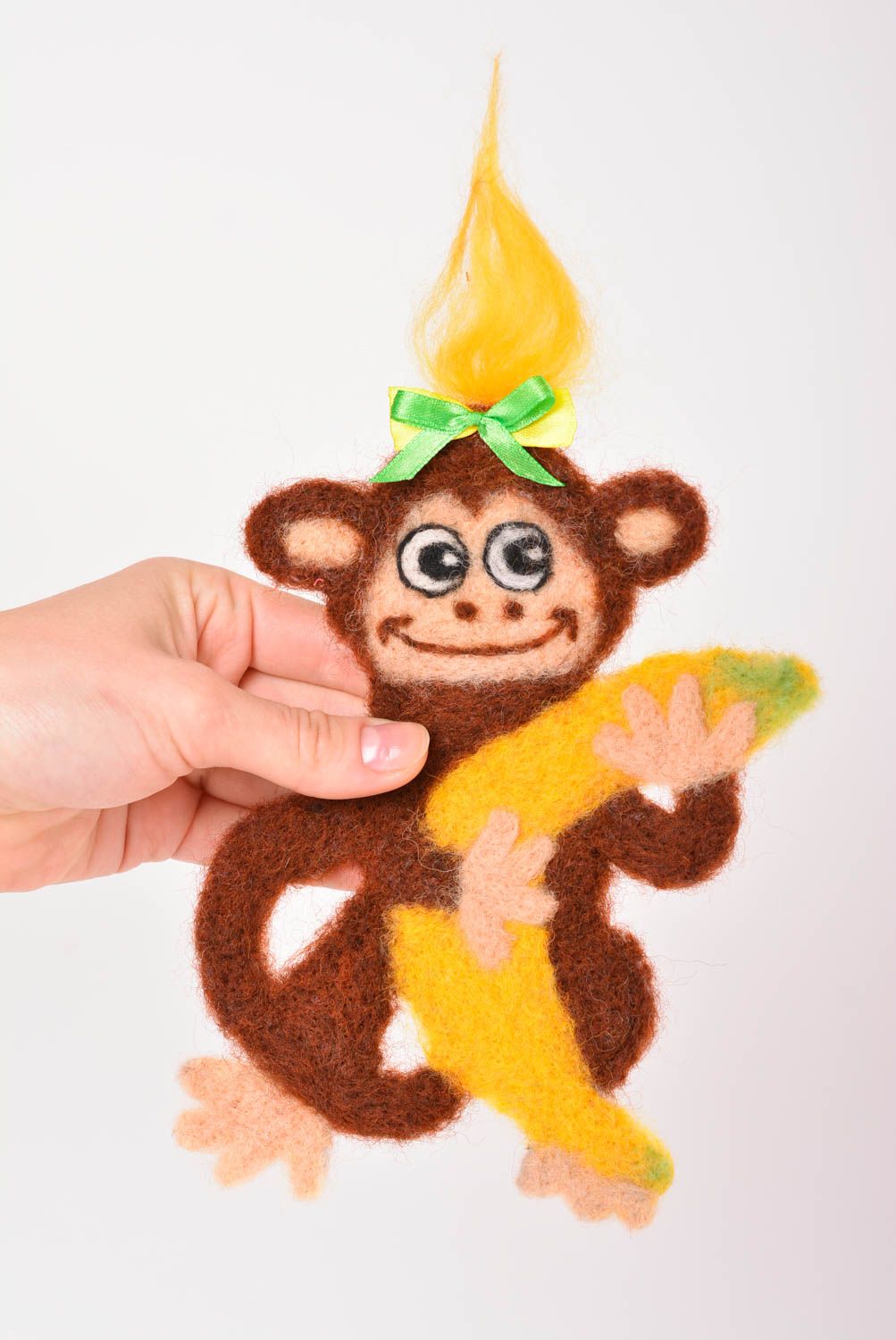 Магнит ручной работы обезьянка декор для дома забавная валяная игрушка фото 3