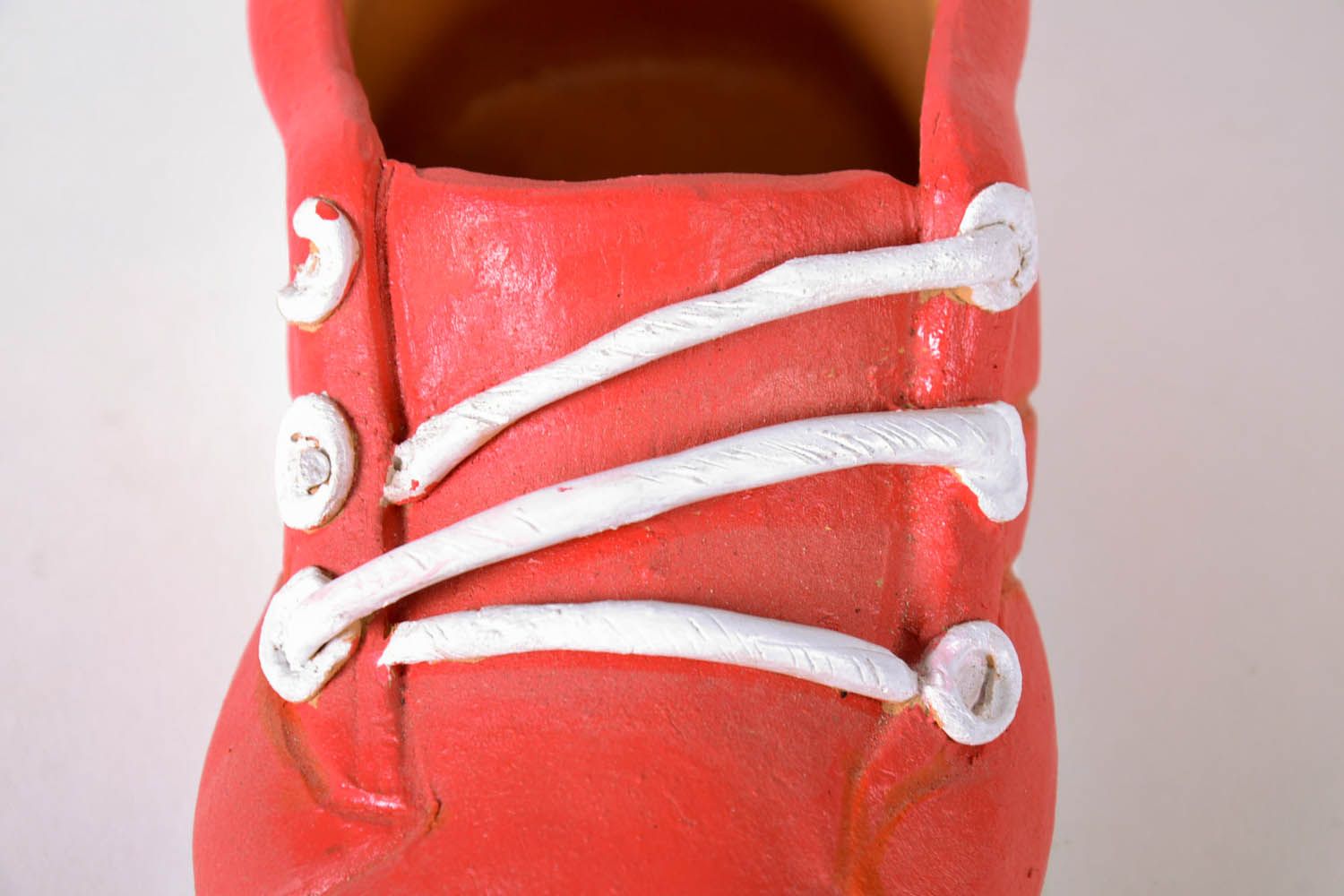 Bonbonnière en céramique en forme de chaussure de sport photo 4