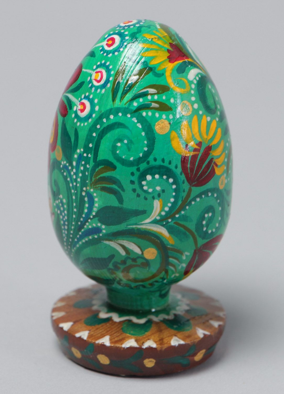 Huevo de Pascua de madera barnizado pintado artesanal Protectora de familia foto 2
