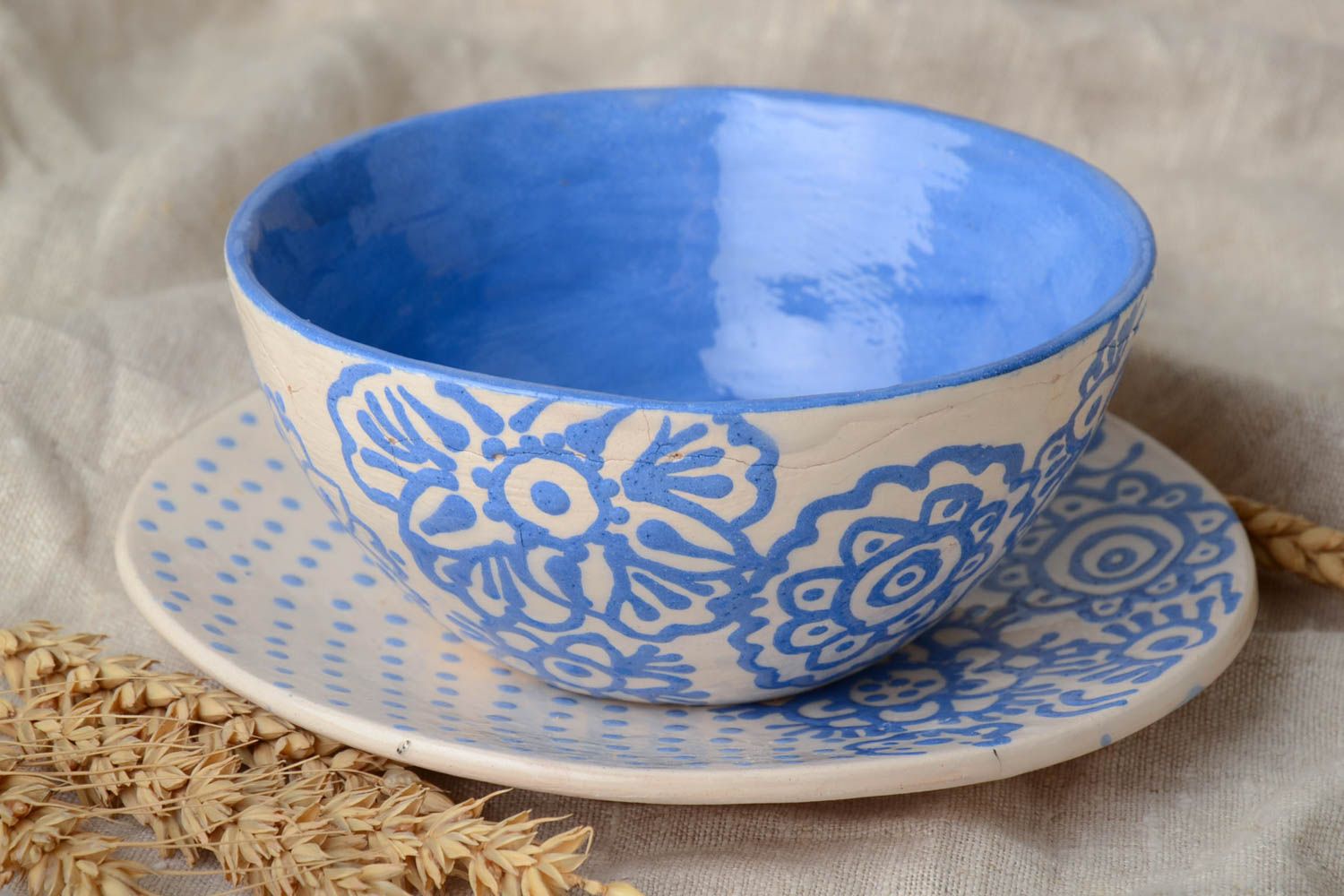 Schöne Ton Suppen Schüssel mit Unterteller blau mit weißen Mustern handmade foto 1