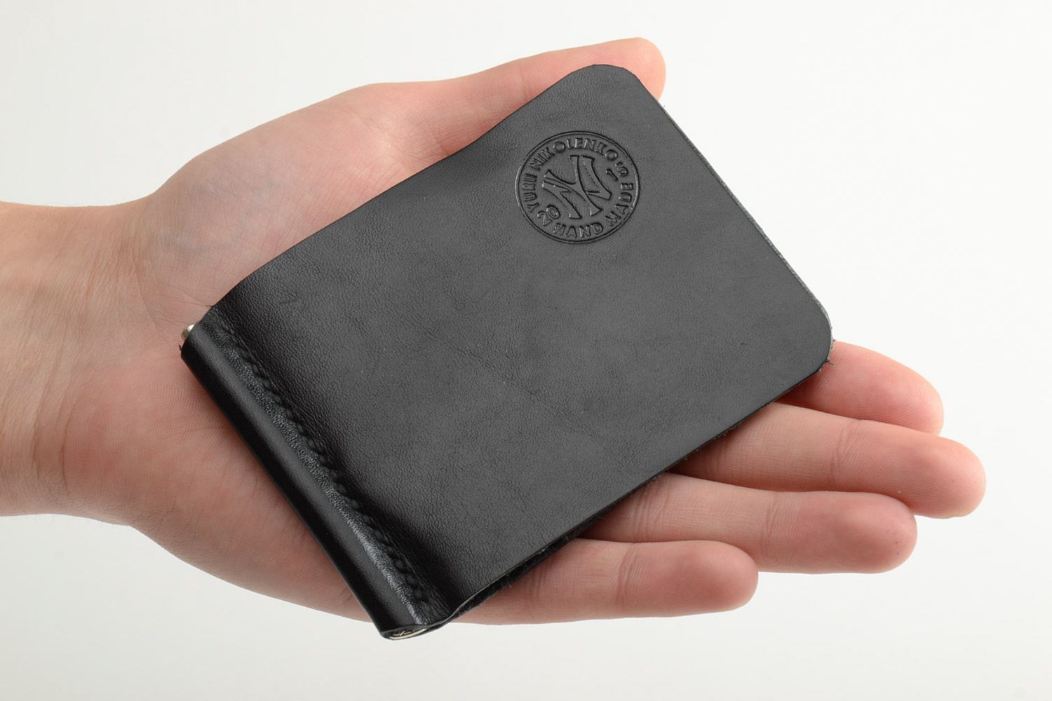 Черный зажим для денег и кредитных карт из натуральной кожи ручной работы фото 5