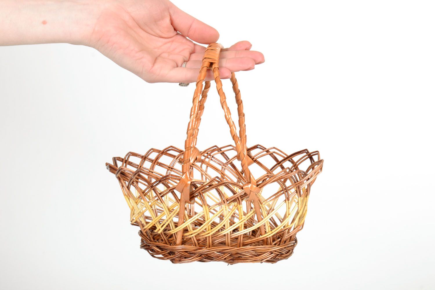 Woven basket with handles  photo 5
