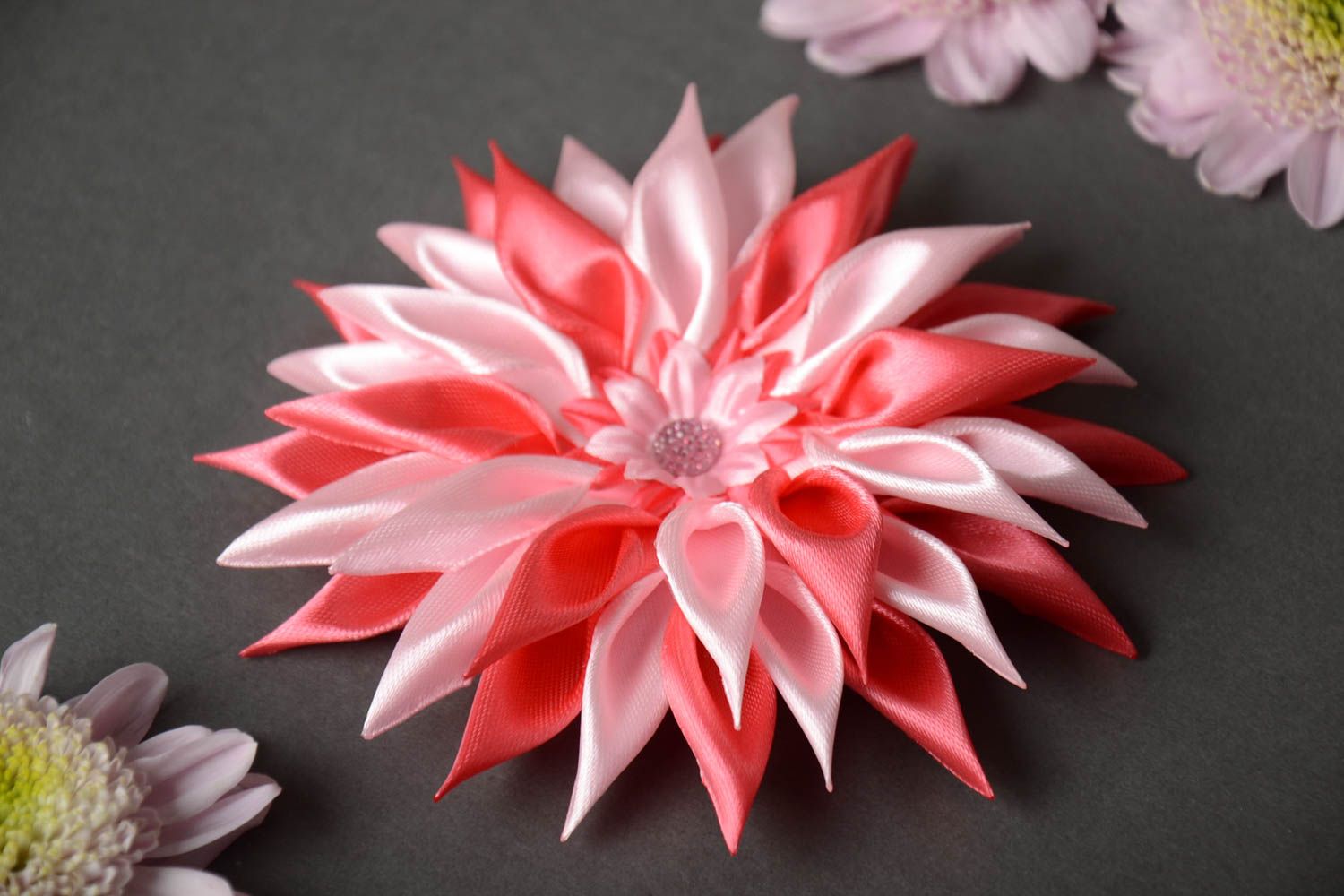 Handmade satin ribbon kanzashi flower in pink color for accessories making photo 1