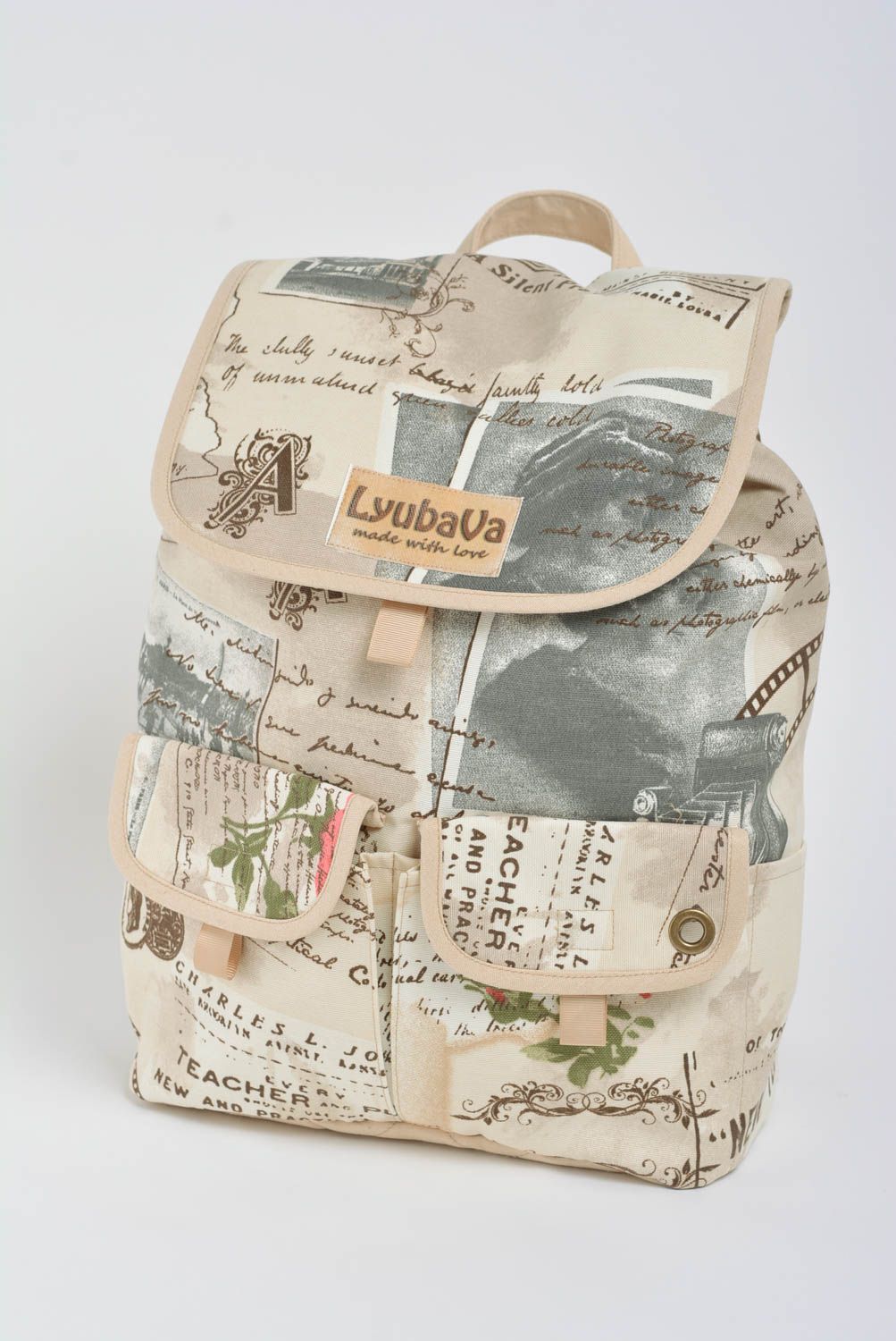Kleiner heller handgemachter Frauen Rucksack mit Print aus Baumwolle genäht foto 1