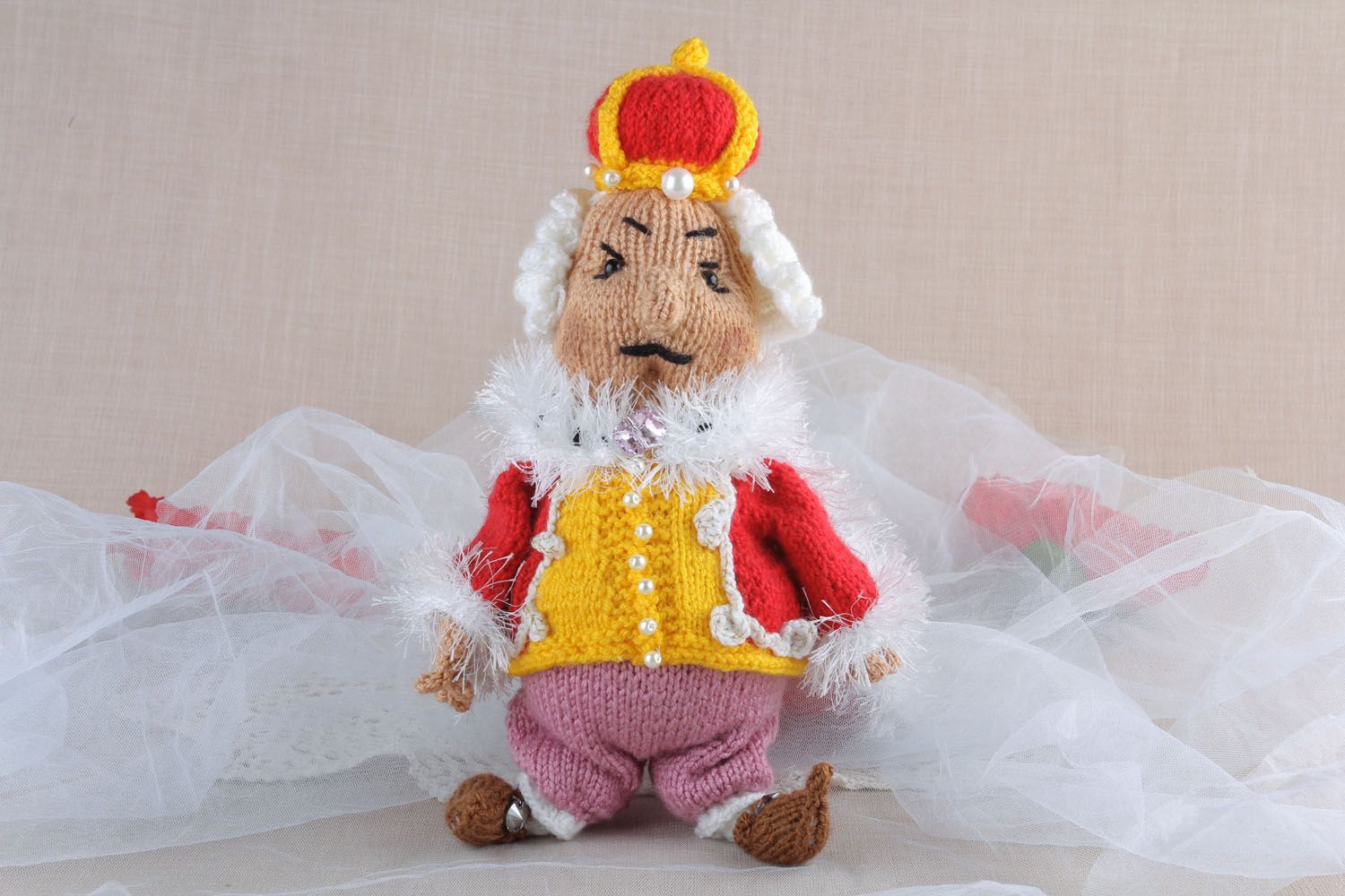 Gehäkelte Puppe König handmade foto 1