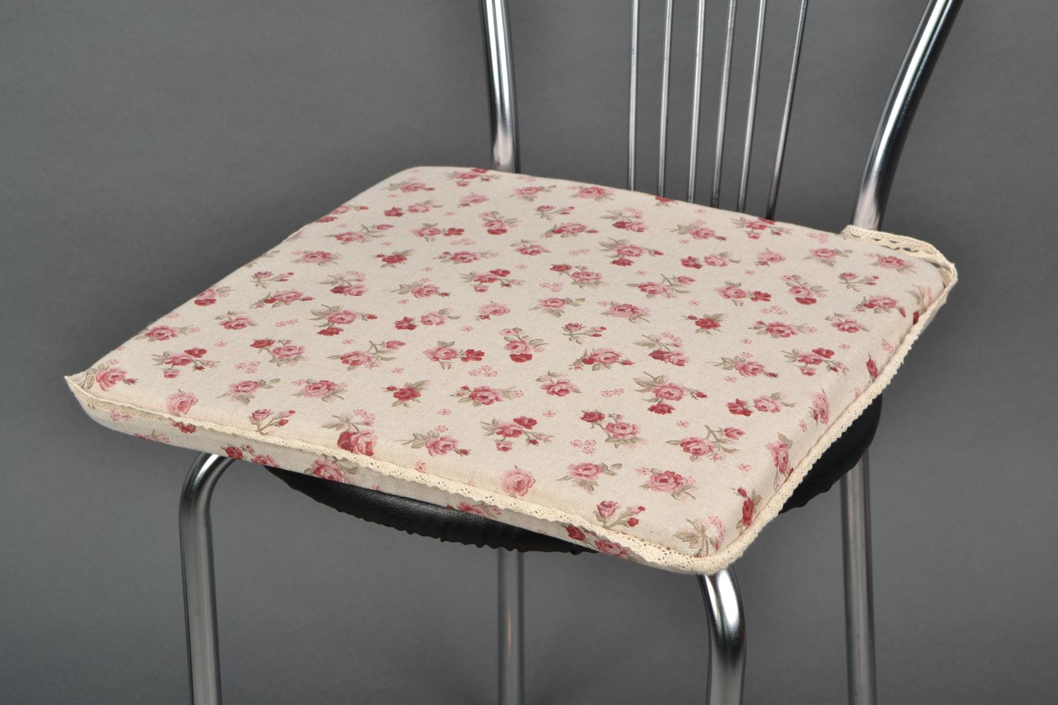 Decorative cotton and polyamide chair pad photo 1
