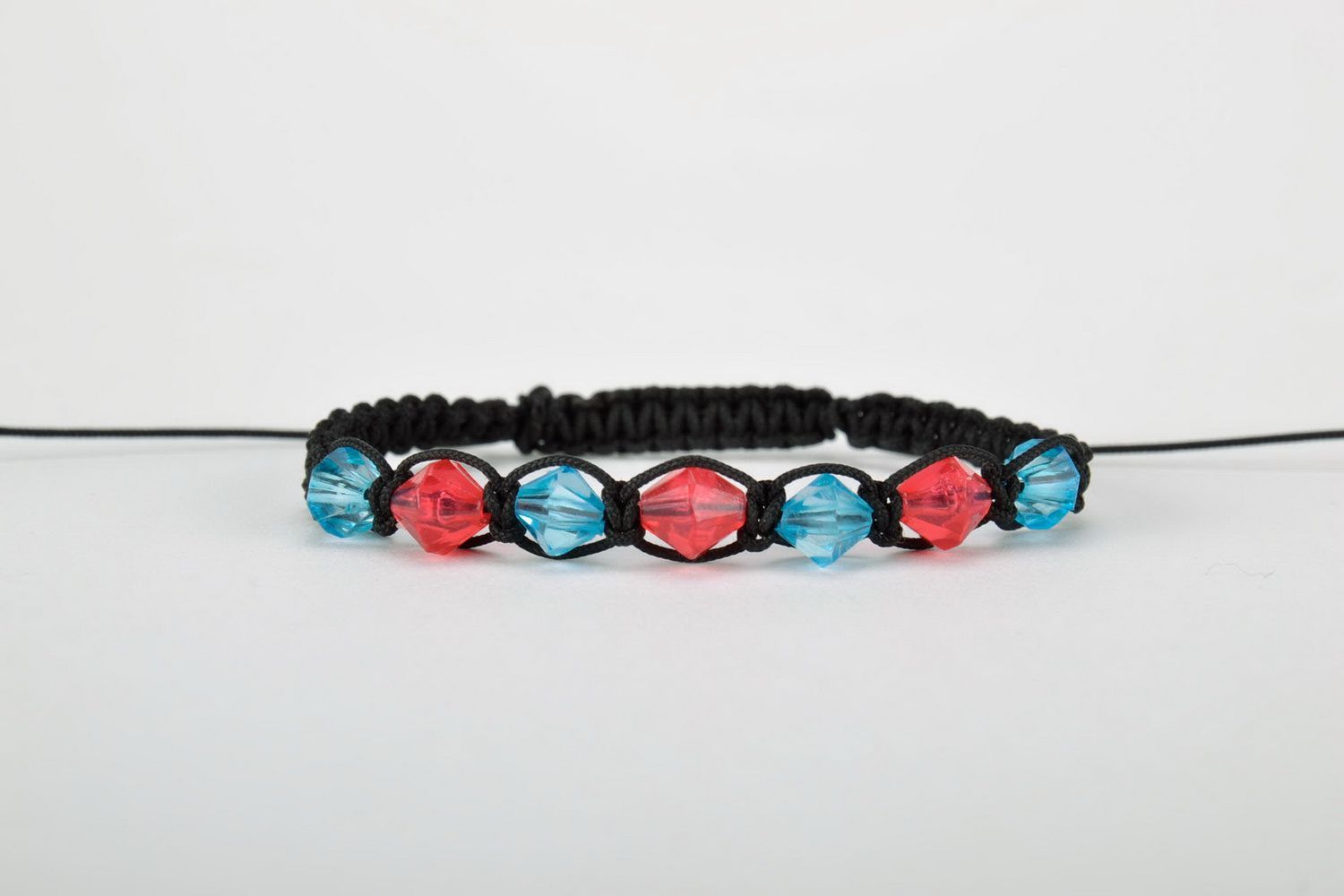 Bracelet perles en bois/plastique/pierres rouge bleu photo 2