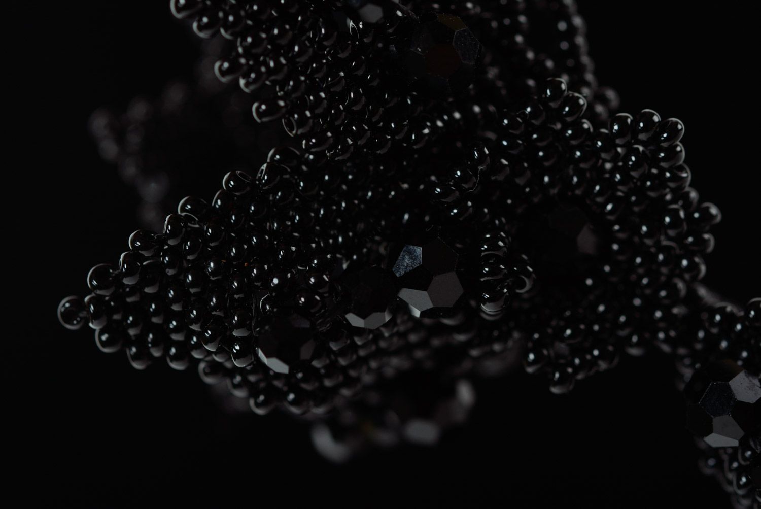 Handmade elegant designer slave bracelet woven of black beads with leaves photo 4