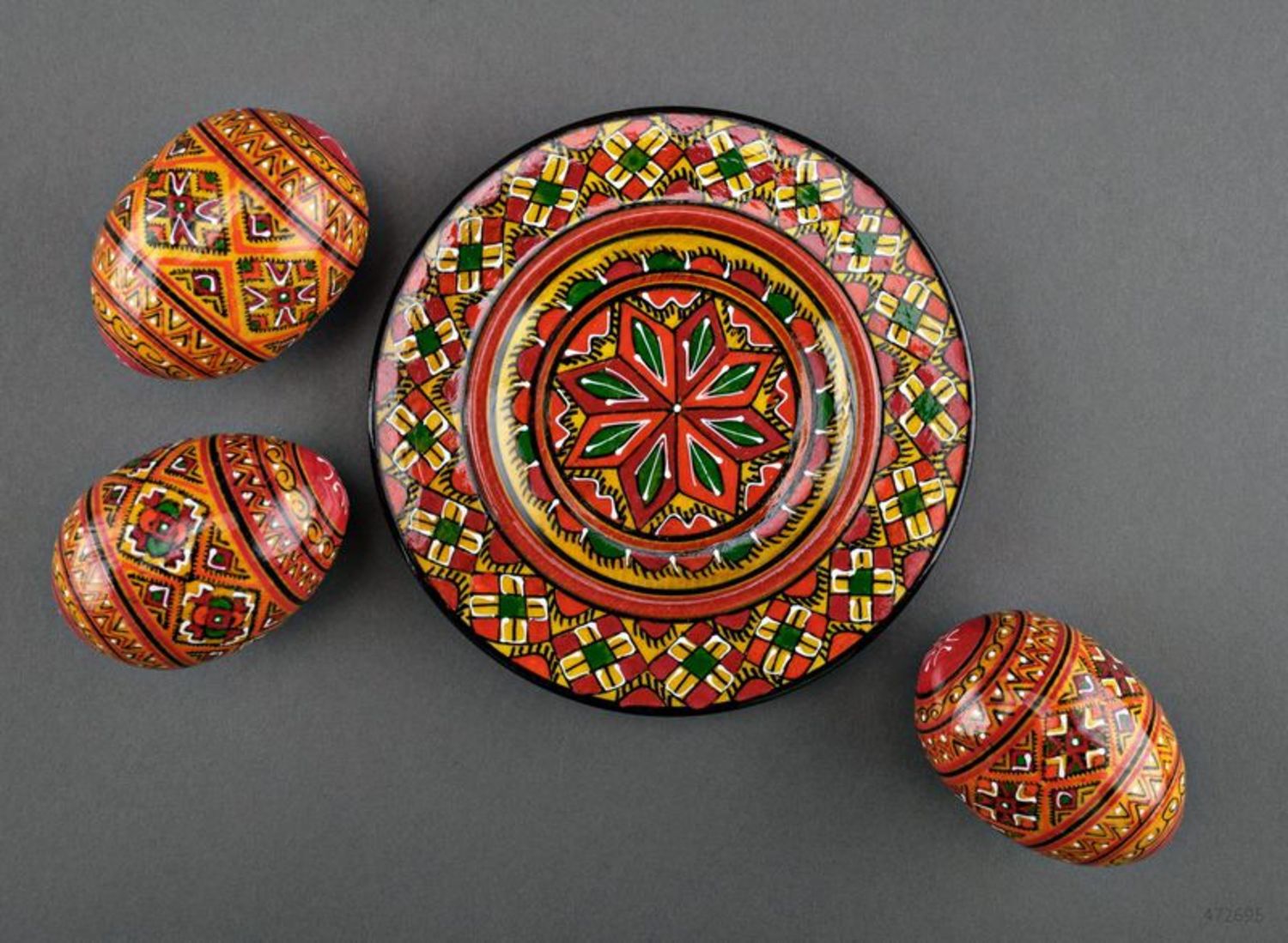 Set di uova dipinte su piatto fatte mano Uova decorative Uova di Pasqua foto 5